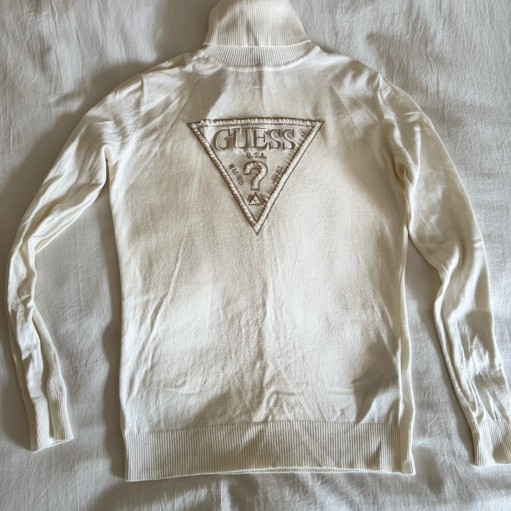 Guess M